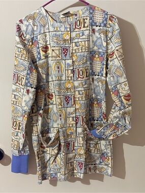 Angel Print Button-Up scrub jacket with LOVE Motif small